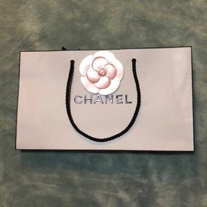 CHANEL White Bag with Black Rope Handles